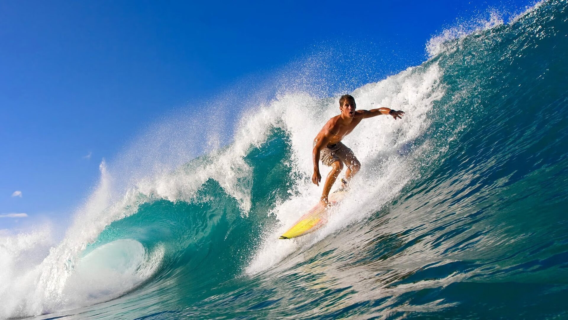 “青少年足球公益跑活动引领全民健身热潮”，足球公益活动标语