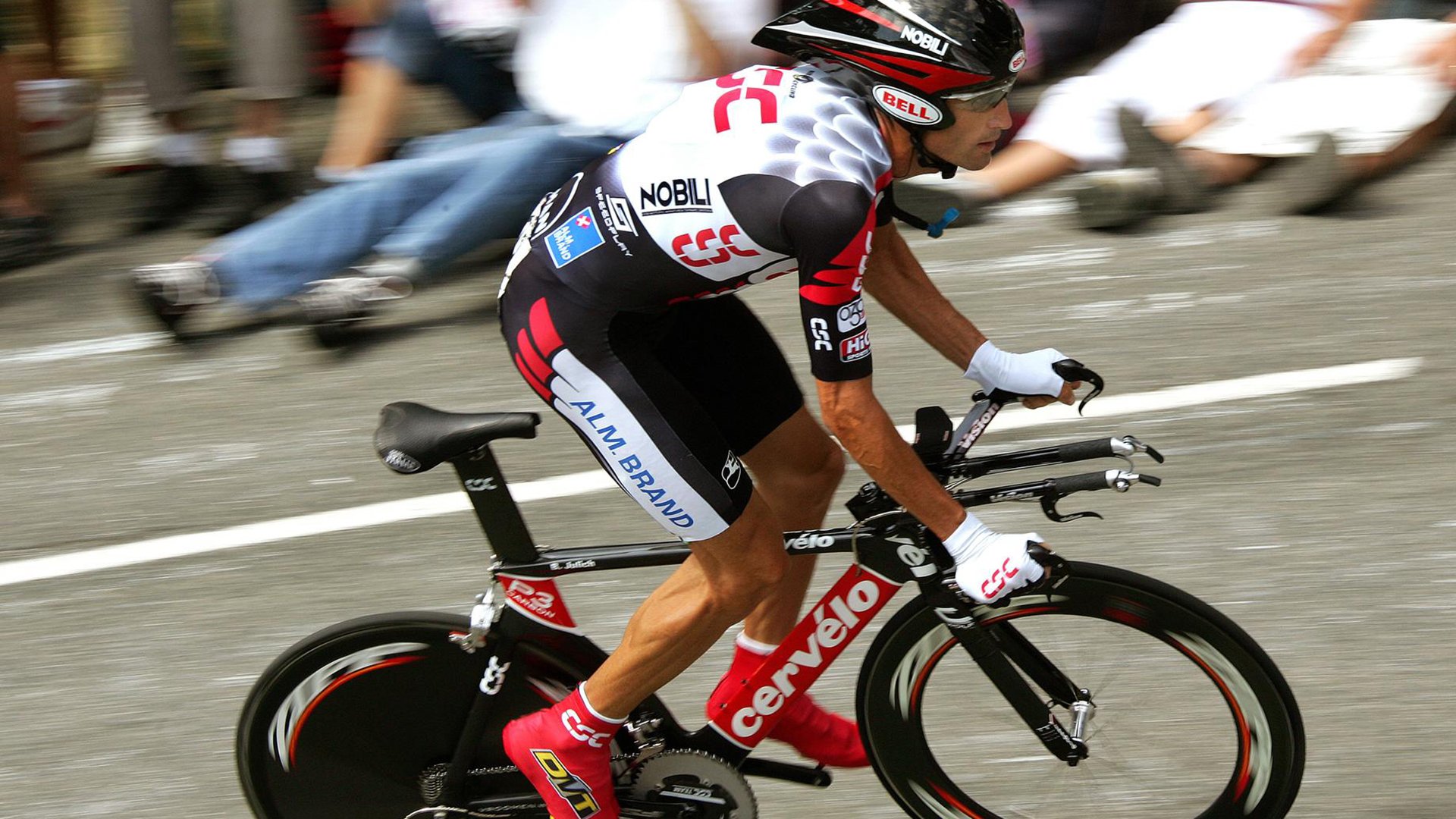 《【科技变革】VR、AR技术带来沉浸式电竞体验》，vr technology